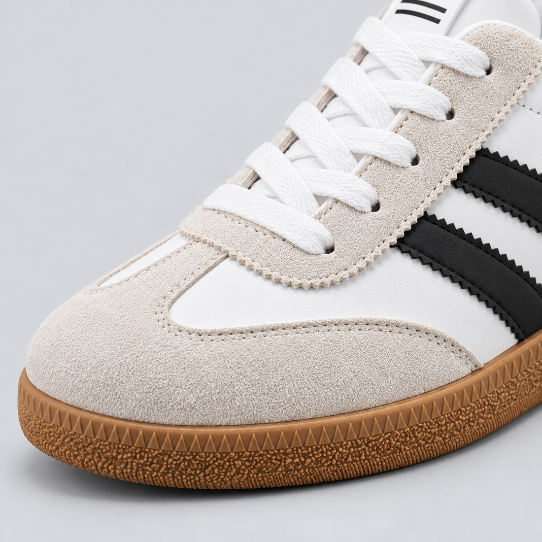 Men's Retro Trainers with Contrast Stripes